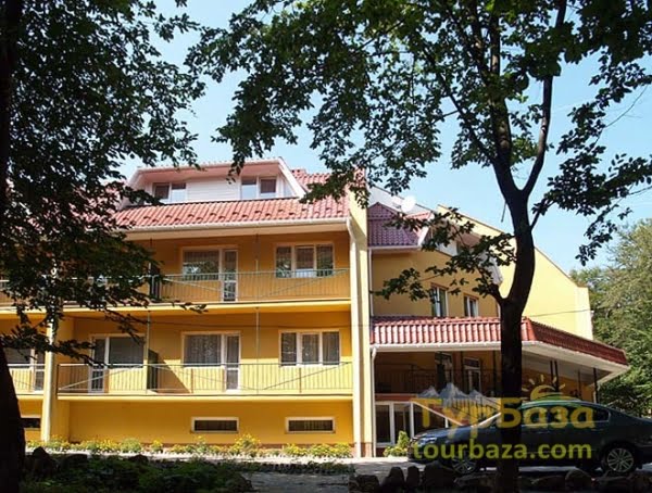 Готельний-комплекс-Водограй-Чинадієво