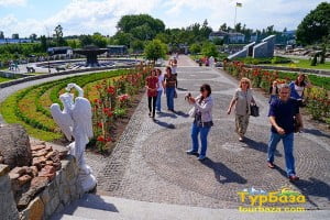 екскурсія в парк Олександрія, храмовий комплекс Буки