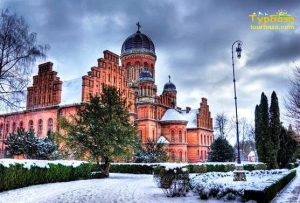 Чернівецький_національний_університет_зима
