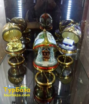 Екскурсія на фабрику ялинкових прикрас