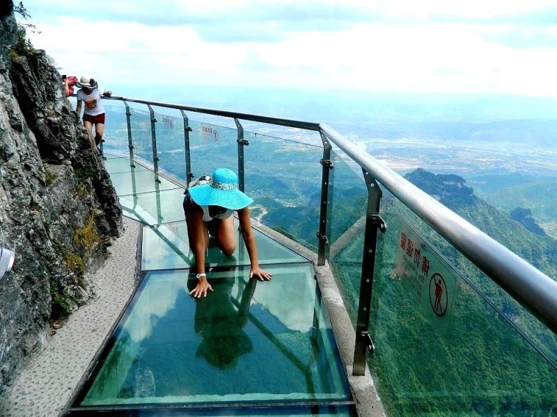 Скляна Стежка страху, висота - 1430 м, Китай